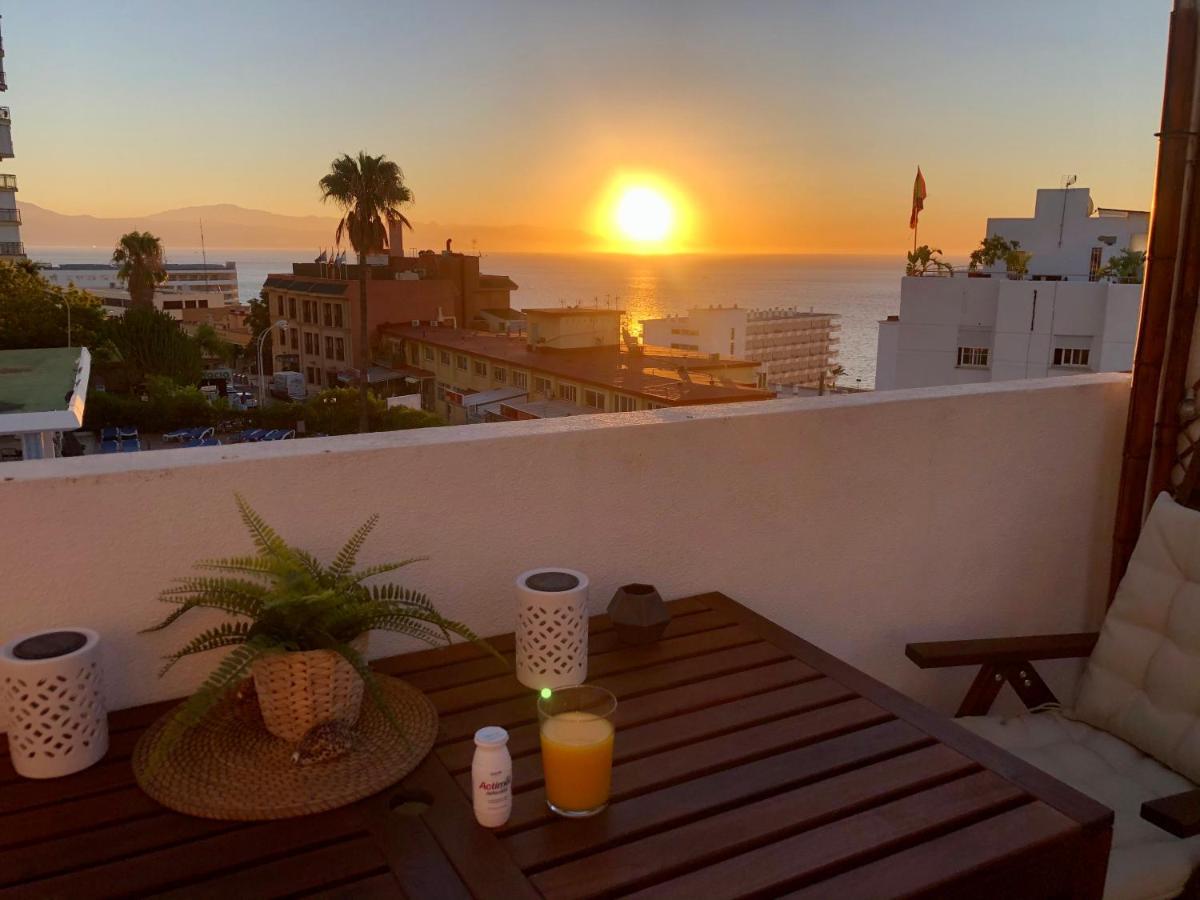 El Cortijuelo. Magnificent Triplex Terraced House With Rooftop Of 18M2, Overlooking The Sea. Parking Torremolinos Exterior photo