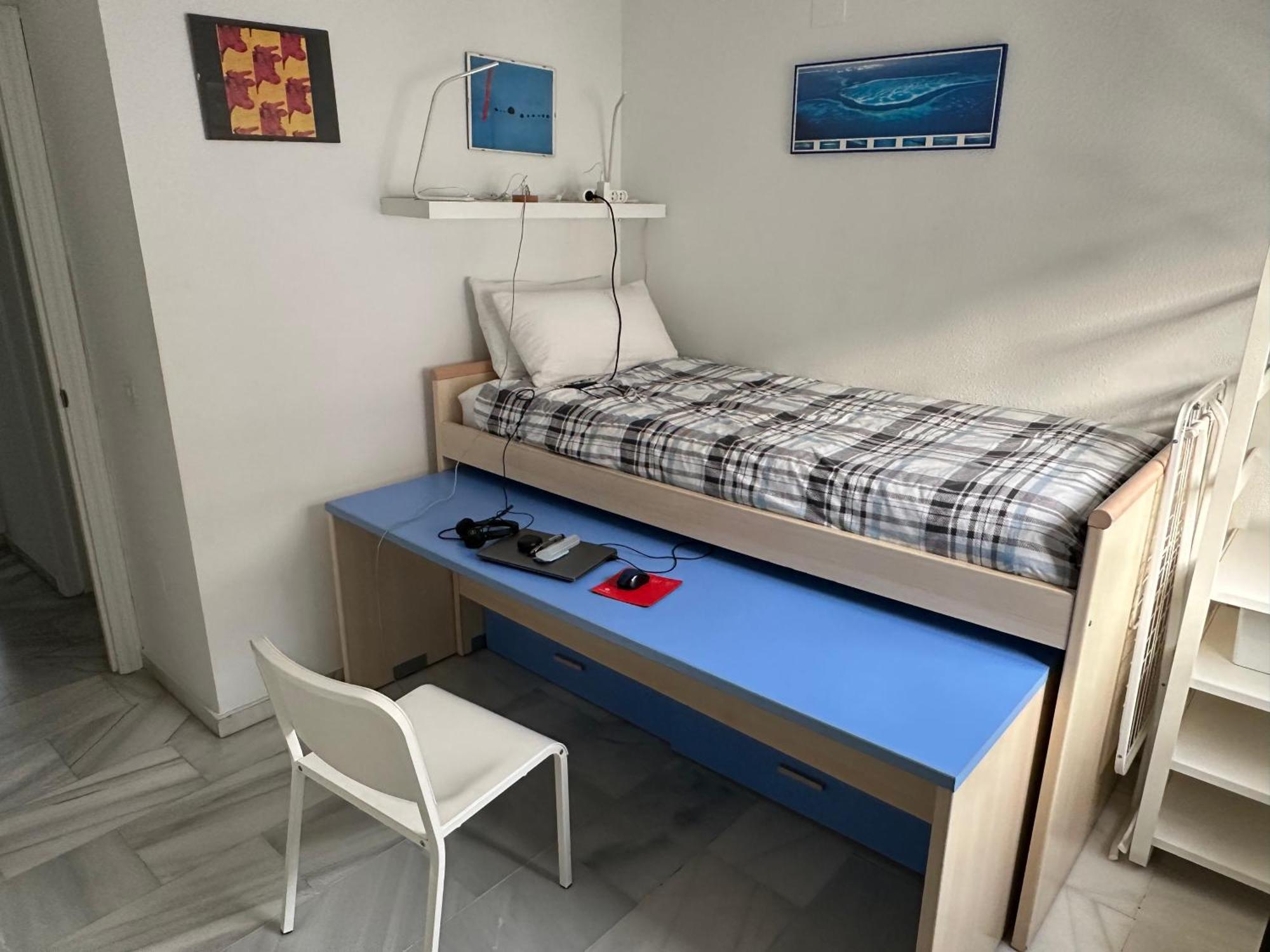 El Cortijuelo. Magnificent Triplex Terraced House With Rooftop Of 18M2, Overlooking The Sea. Parking Torremolinos Exterior photo