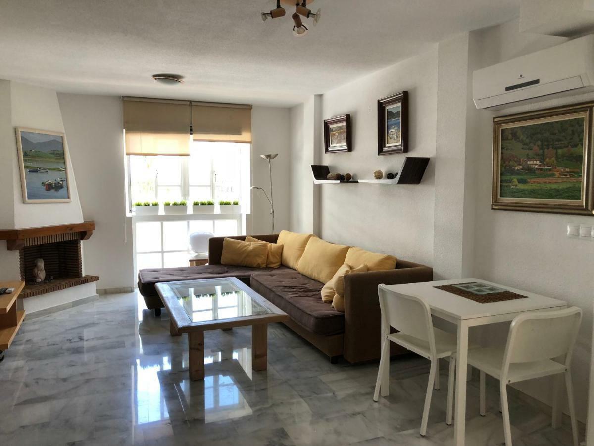 El Cortijuelo. Magnificent Triplex Terraced House With Rooftop Of 18M2, Overlooking The Sea. Parking Torremolinos Exterior photo