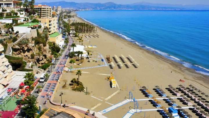 El Cortijuelo. Magnificent Triplex Terraced House With Rooftop Of 18M2, Overlooking The Sea. Parking Torremolinos Exterior photo